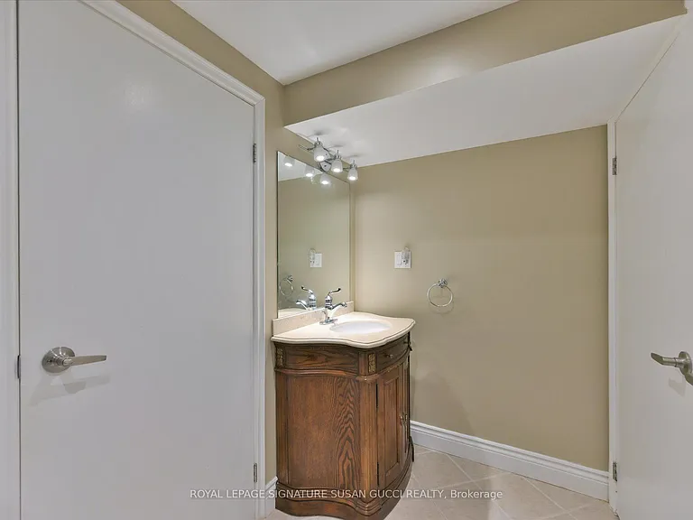30 Shaunavon Heights Cres — Photo 35