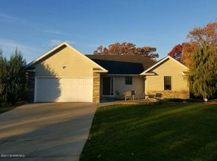 2835 Oakridge Dr SW, Rochester, MN 55902