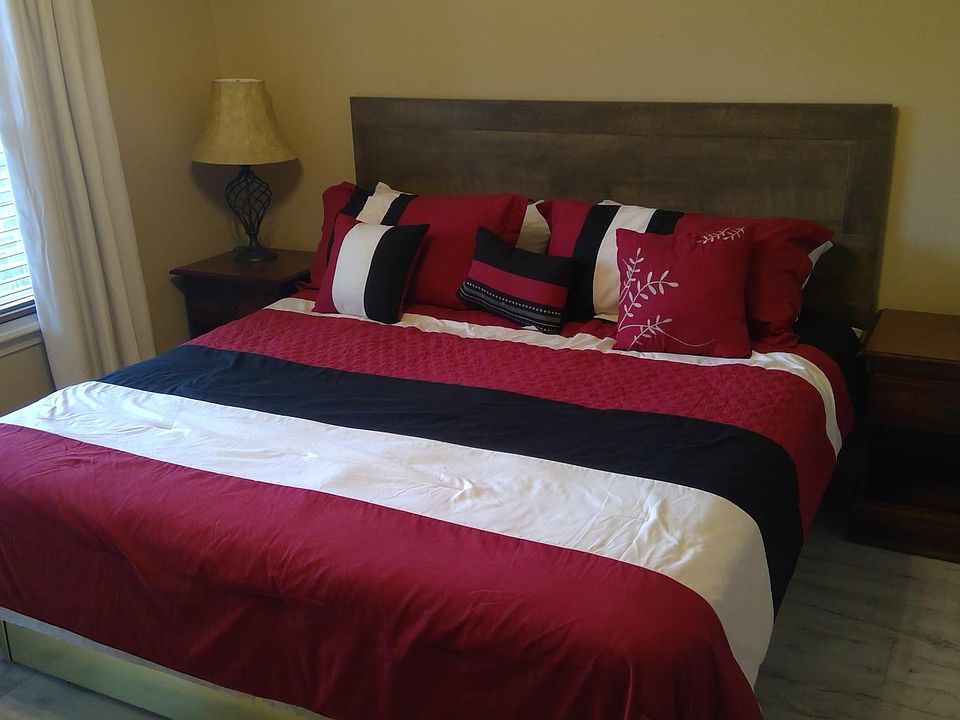 1st image of 1001 Golf Dr