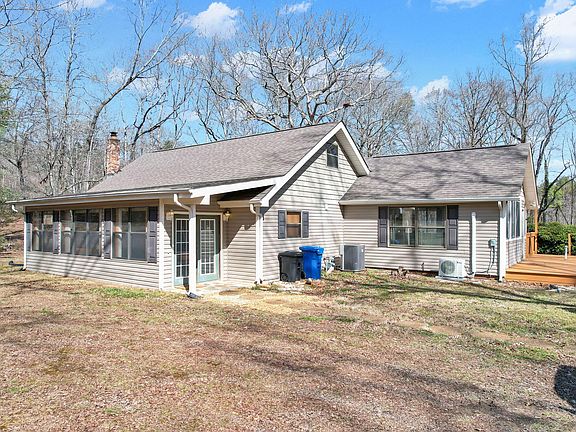2nd image of 406 Payne Ln