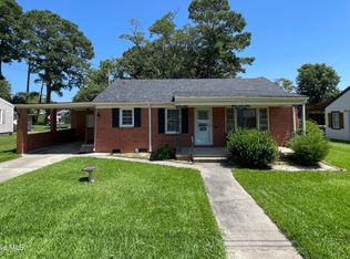 1012 Jasper St, Clinton, NC 28328