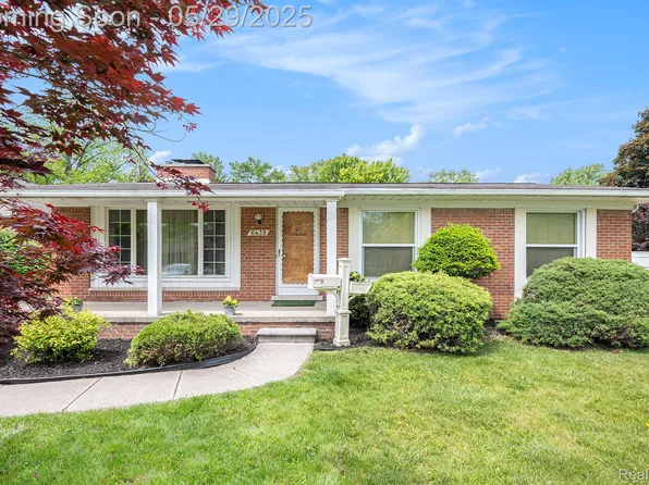 6439 Rockdale Ct, Dearborn Heights, MI 48127