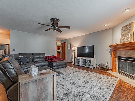 4th image of 3610 Troon Dr