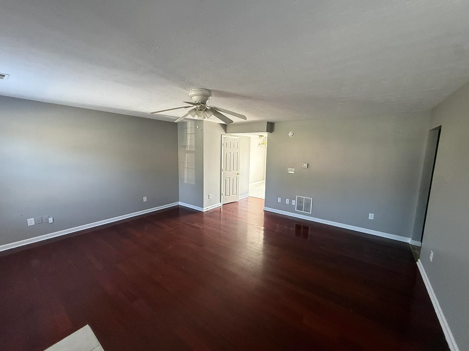 4 bed, 4.0 bath, 1875 sqft, $1,495 — Photo 2