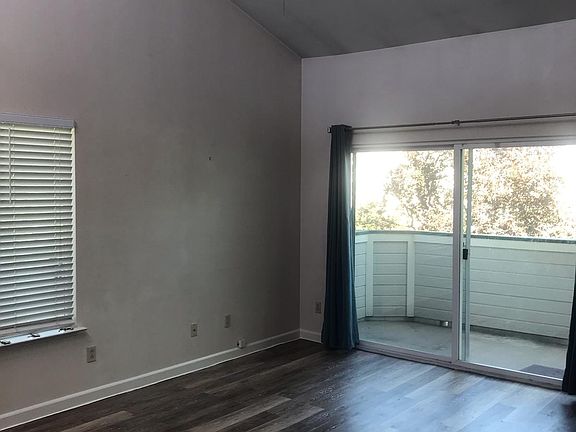 5th image of 2671 Sycamore Glen Dr
