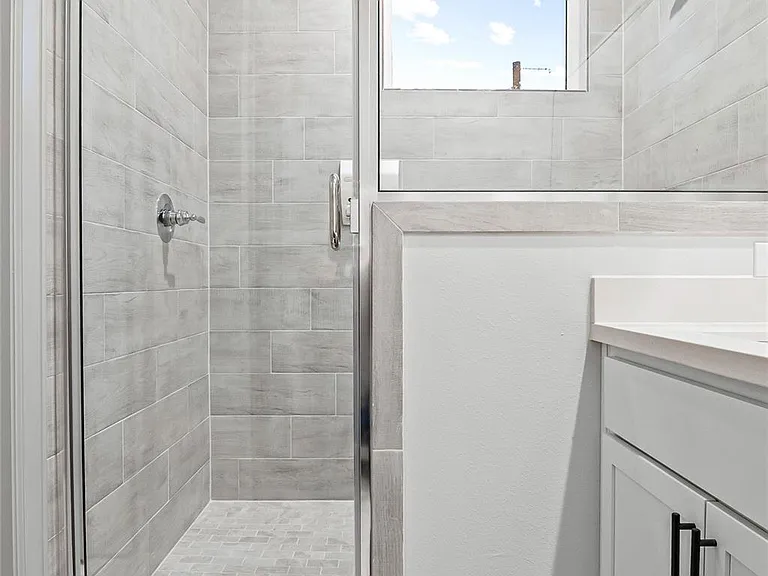 829 N Emile St — Photo 17