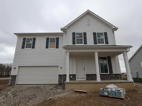 32 Banyan Dr, Lewis Center, OH 43035