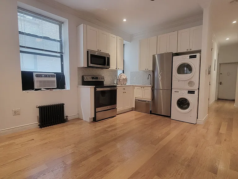 242 W 109th St #1C — Photo 10