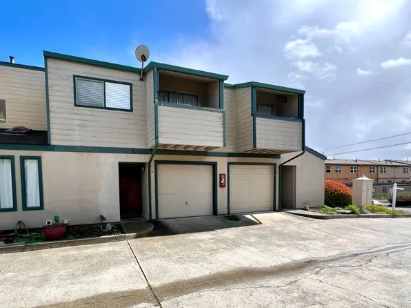 189 San Pablo Ct APT 13, Marina, CA 93933