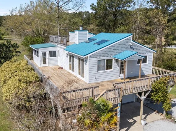 2027 Blackbeard Drive, Oriental, NC 28571