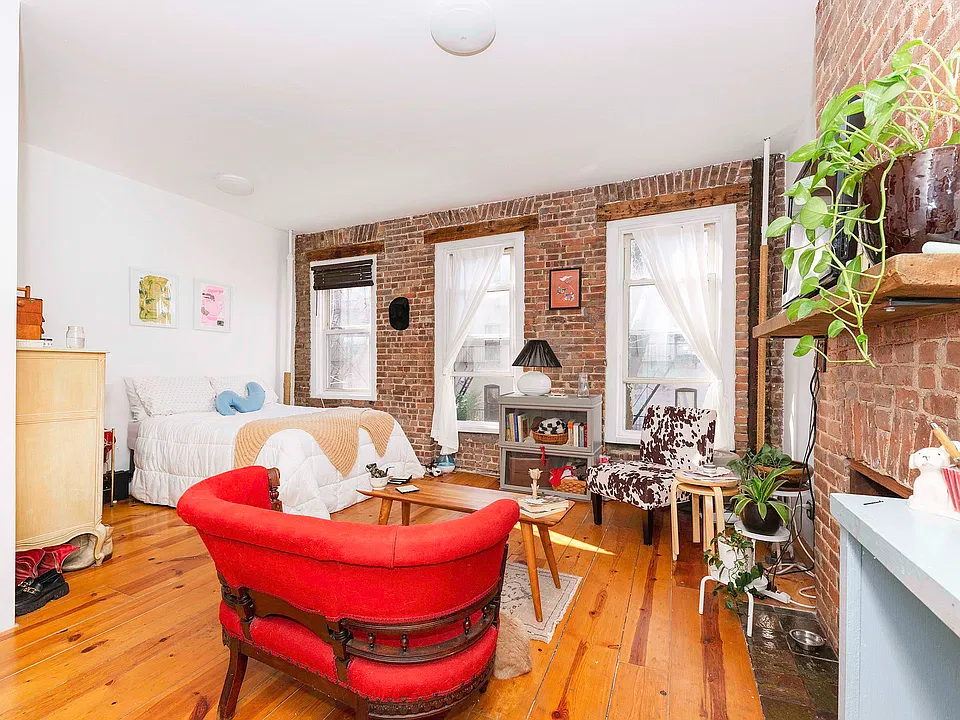 524 Putnam Ave #2R