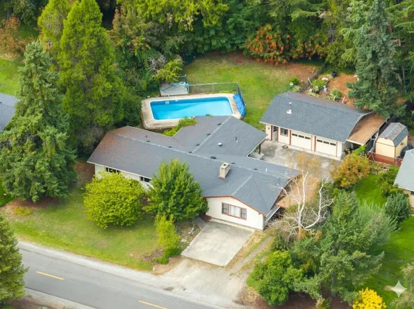 3307 Freeland Rd, Central Pt, OR 97502