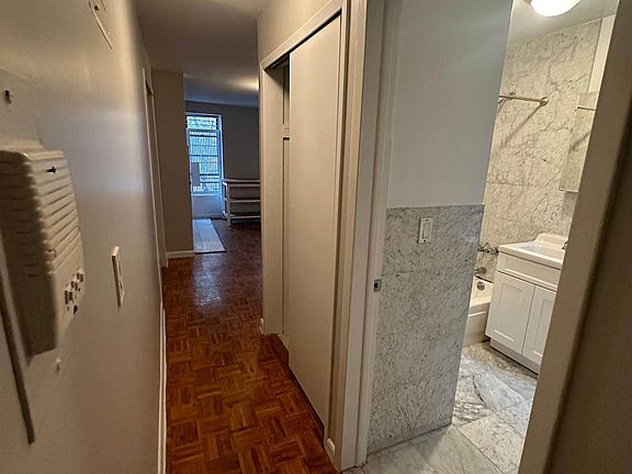 3rd image of 544 W 50th St APT 5RW