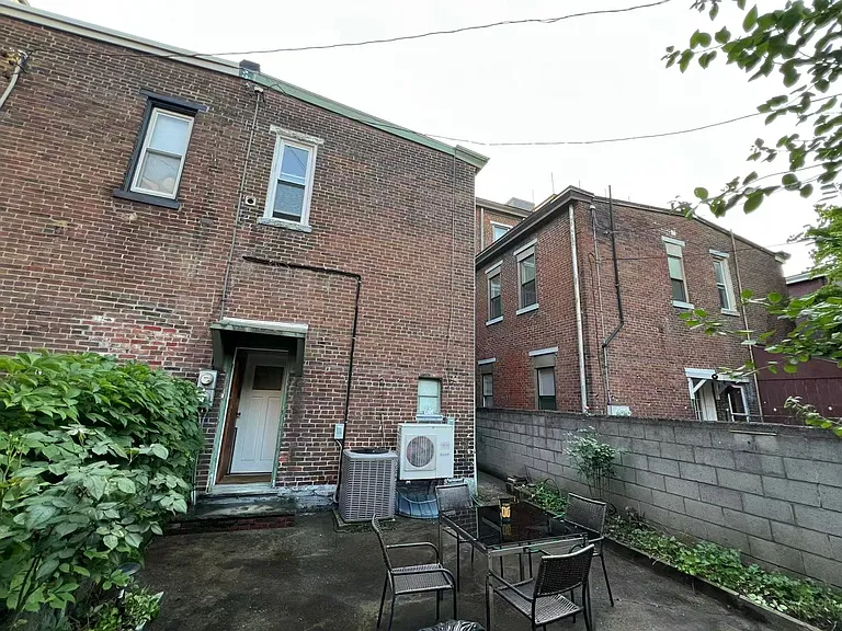 125 S 16th St #2 — Photo 19