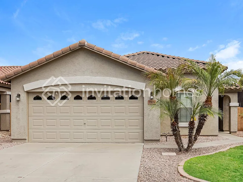 3574 W Mesquite Ave