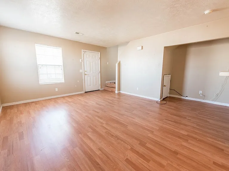 2037 N 2125 W — Photo 9
