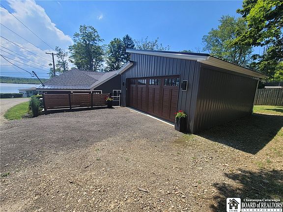2nd image of 8118 Bear Lake Rd