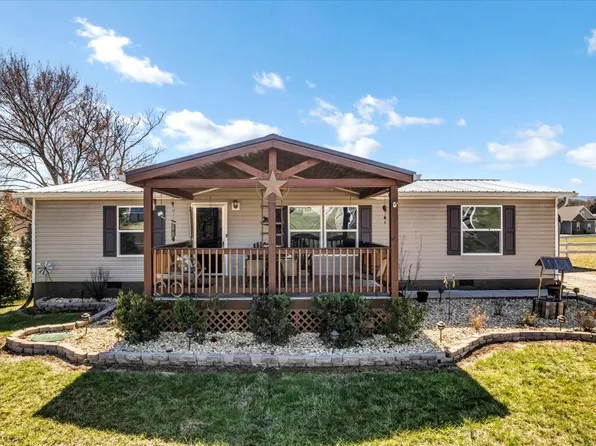 1349 Towe String Rd, Jacksboro, TN 37757