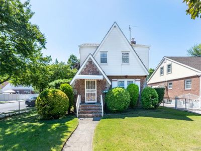 84-68 251st Street, Jamaica, NY, 11426