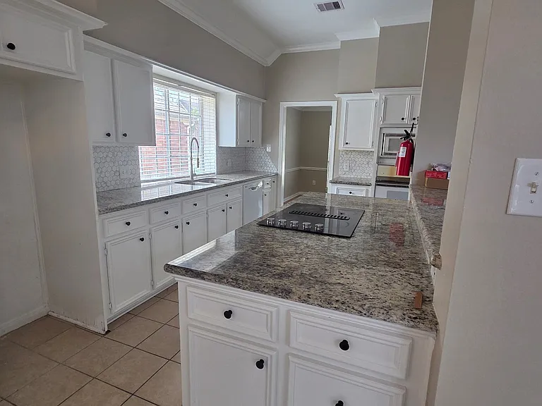 18934 Barry Ln — Photo 12
