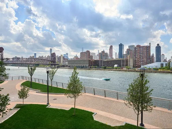 34-46 Vernon Boulevard image 7 of 12