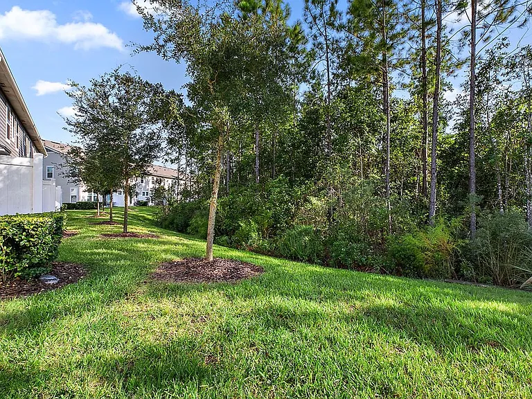 11210 Minnetta Ct — Photo 17