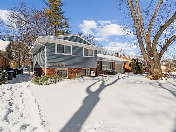 3rd image of 14839 Ellen Dr