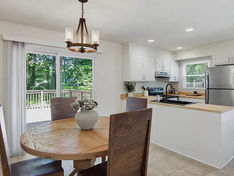 2627 Wyman Rd — Photo 3
