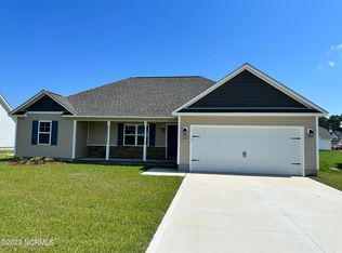 226 N Windy Ridge Rd, Hubert, NC 28539