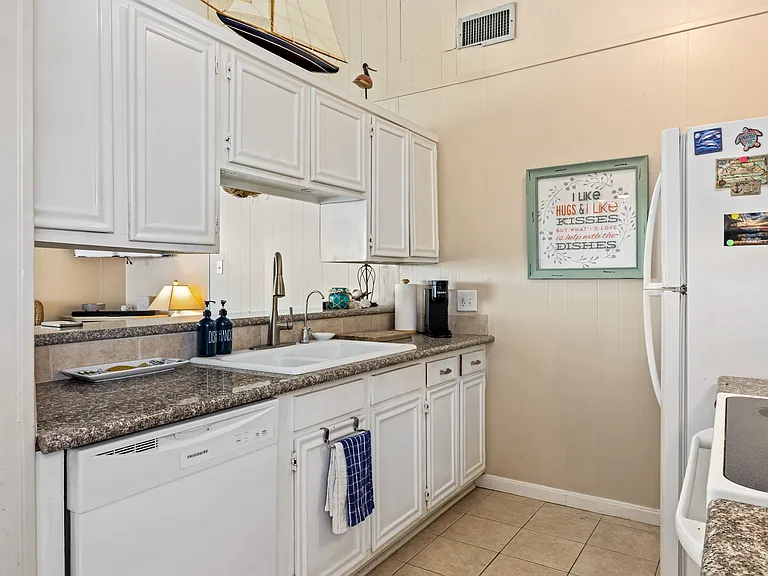 13735 Pirates Beach Blvd — Photo 11
