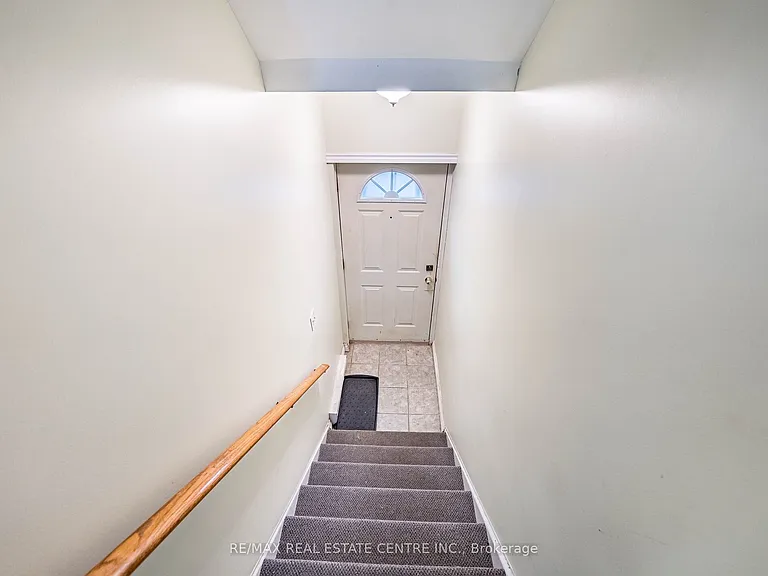 49 Rhonda Rd #121 — Photo 3