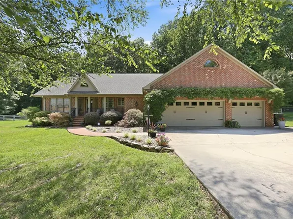 2618 Marion Ct, Burlington, NC 27215