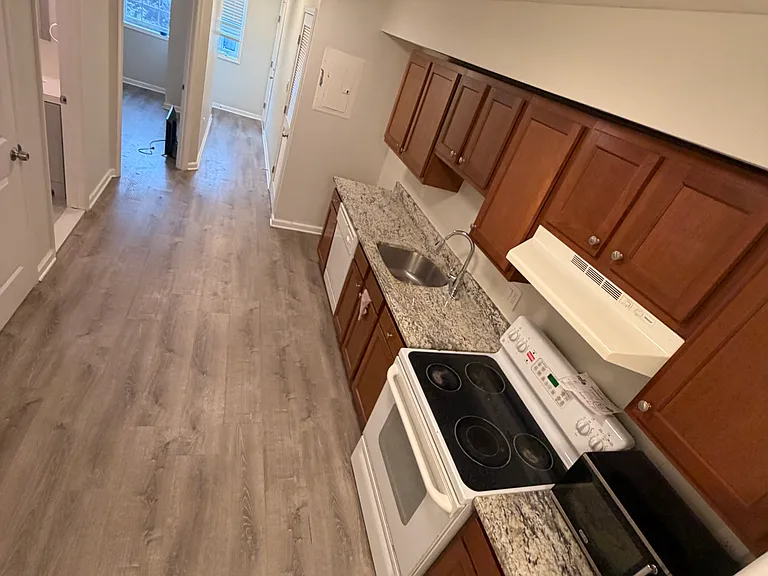 1921 Rosedale St NE #3 — Photo 12