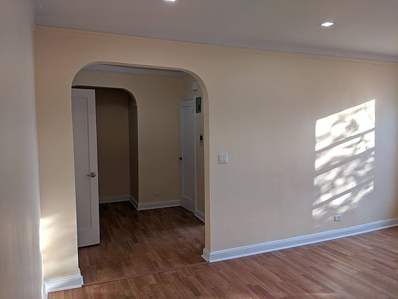 2nd image of 240 Ocean Pkwy APT 3