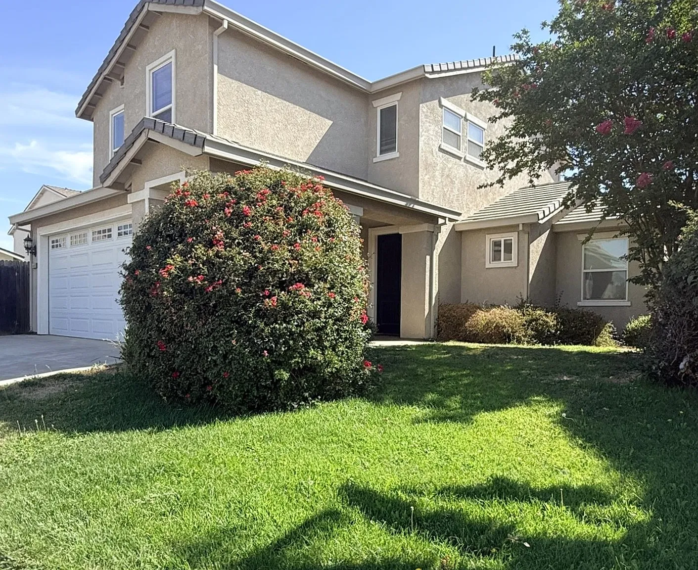 3 bed, 2.5 bath, 1878 sqft, $2,100 — Photo 2