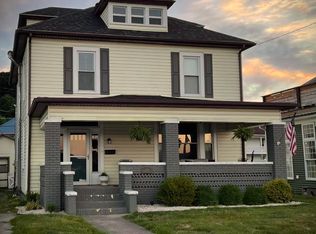 325 Riverside Dr, Russell, KY 41169