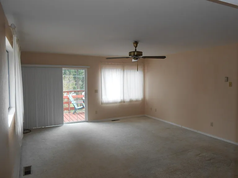 11962 N Hauser Lake Rd — Photo 6