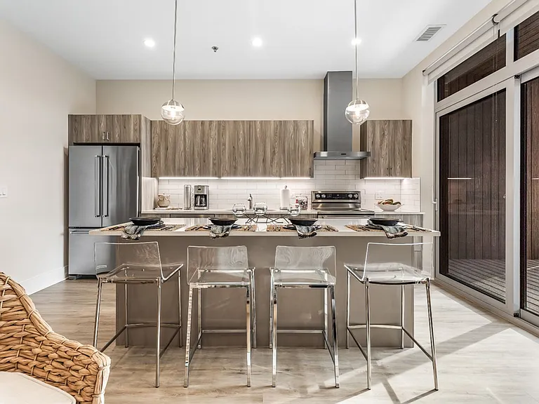 435 Madison Street — Photo 1