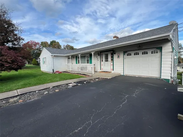 808 Odell Ave, Endicott, NY 13760