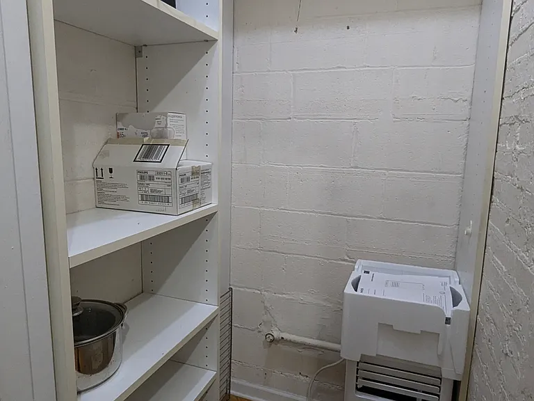 525 W Aldine Ave #1W — Photo 11