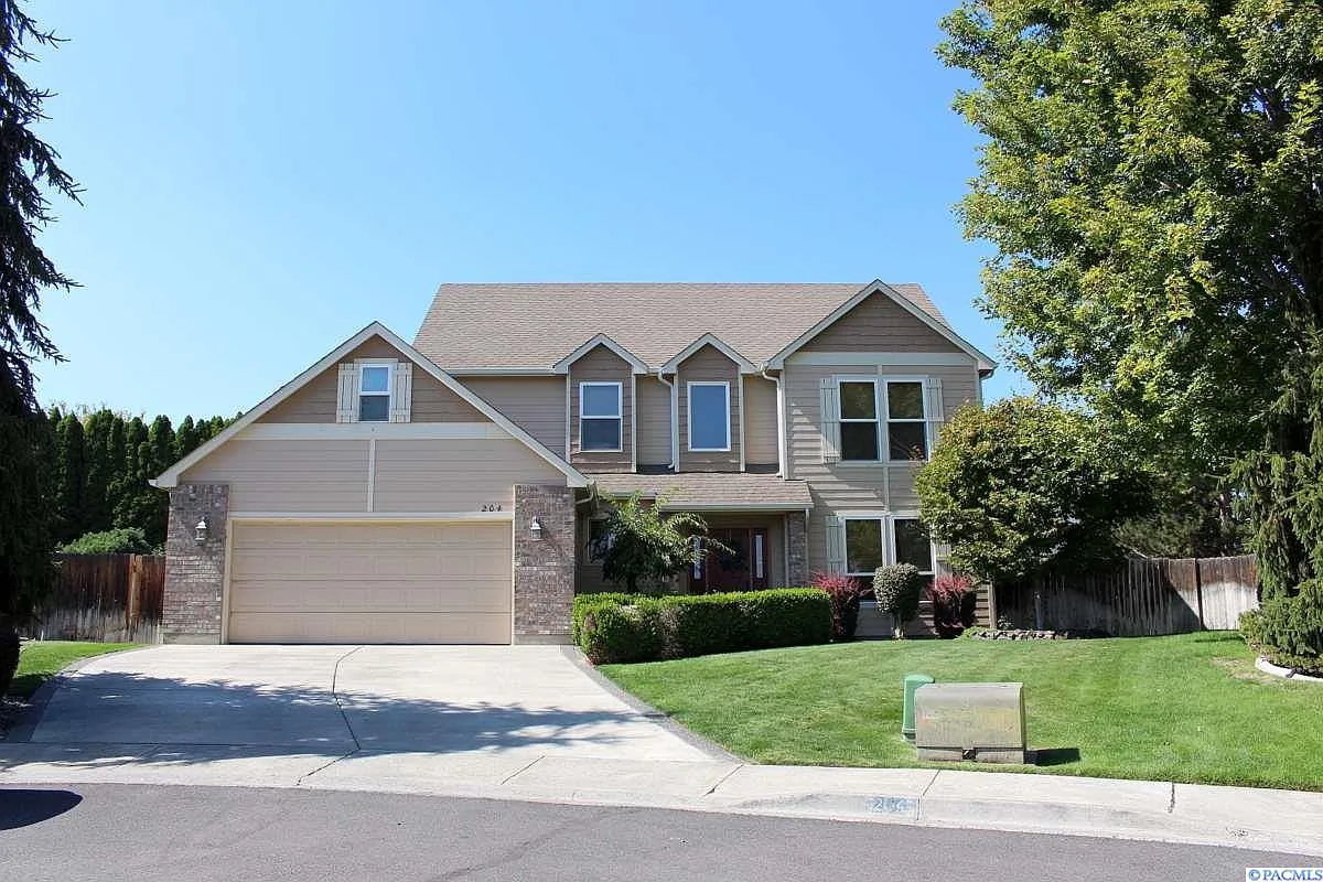 204 Pacific Ct photo 1
