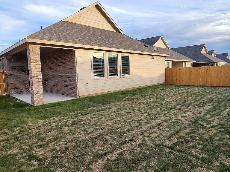 1422 Mesquite Ln — Photo 15