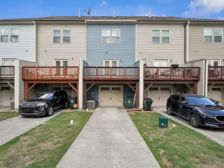 1359 Town Home Dr — Photo 27