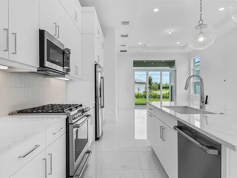 5078 Lido Key Ln — Photo 14
