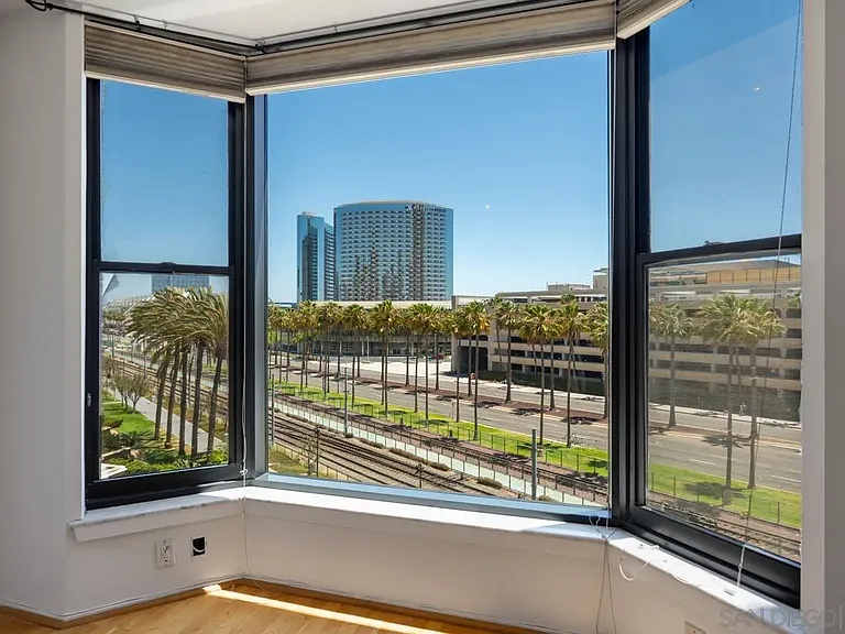 500 W Harbor Dr #504 — Photo 13