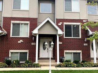 7214 W 83rd St #7214, Bridgeview, IL 60455