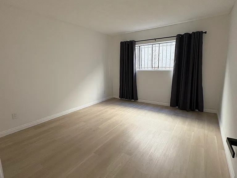 1910 Corinth Ave #3 — Photo 9