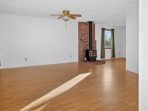 4th image of 450 Fulton St