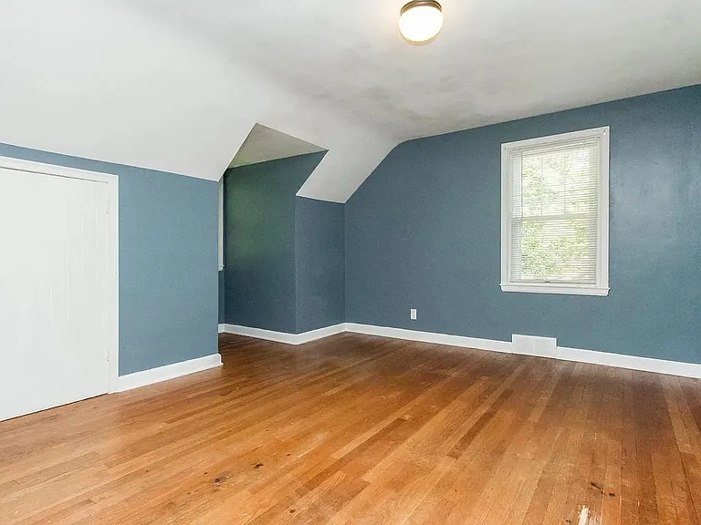 330 N Franklin Ave — Photo 8