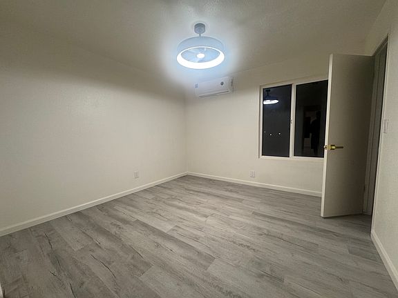 5th image of 48939 River Park Rd #201